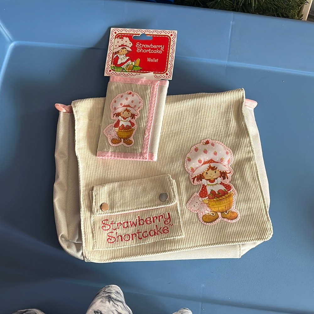Strawberry Shortcake Messenger Bag & Wallet New Old Stock Tags Attached Storage